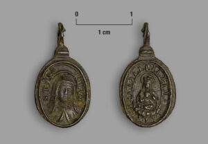 Brass or bronze religious medal, both sides